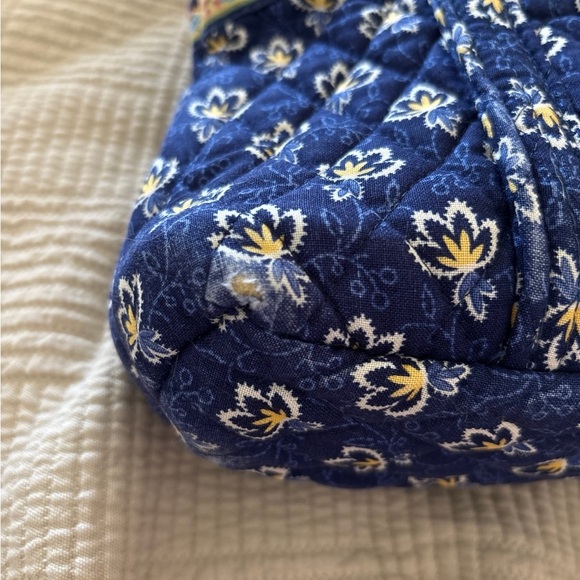 Vintage Vera Bradley Floral Quilted purse - Blue and Yellow - Picture 6 of 6